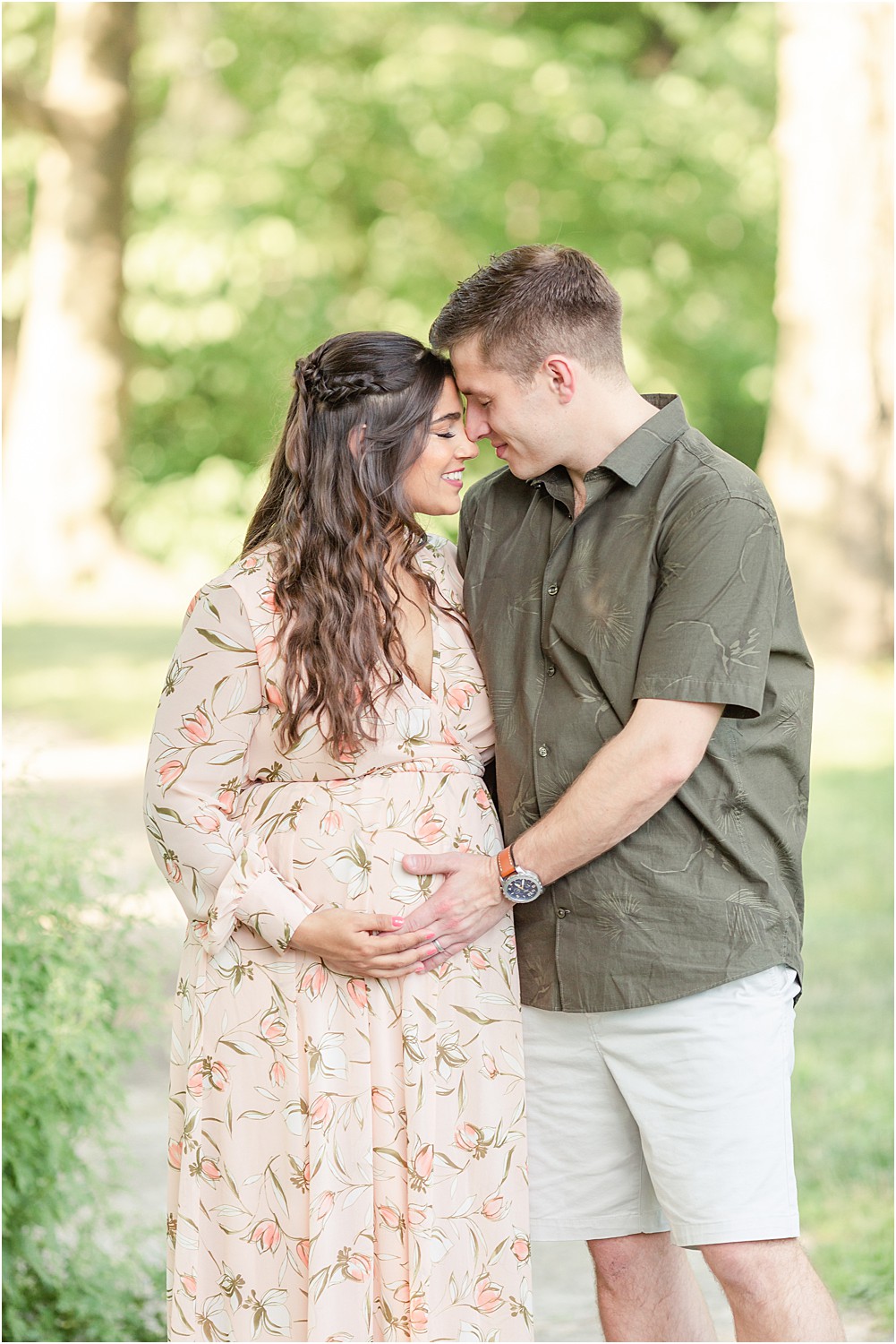 intimate moment of couple during PA maternity session