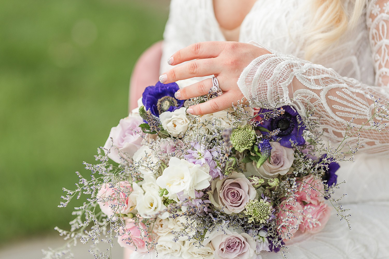 soft tone wedding bouquet 