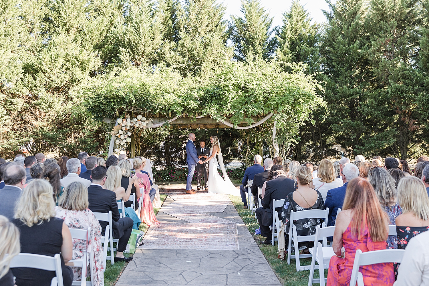 outdoor summer wedding ceremony at Eastlyn Golf Course