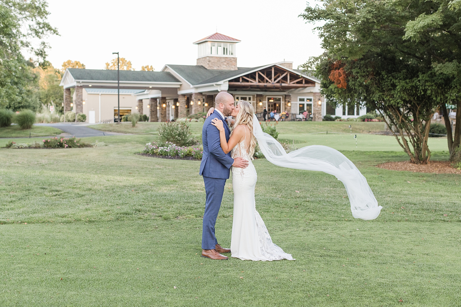 Summer Wedding photos at Eastlyn Golf Course