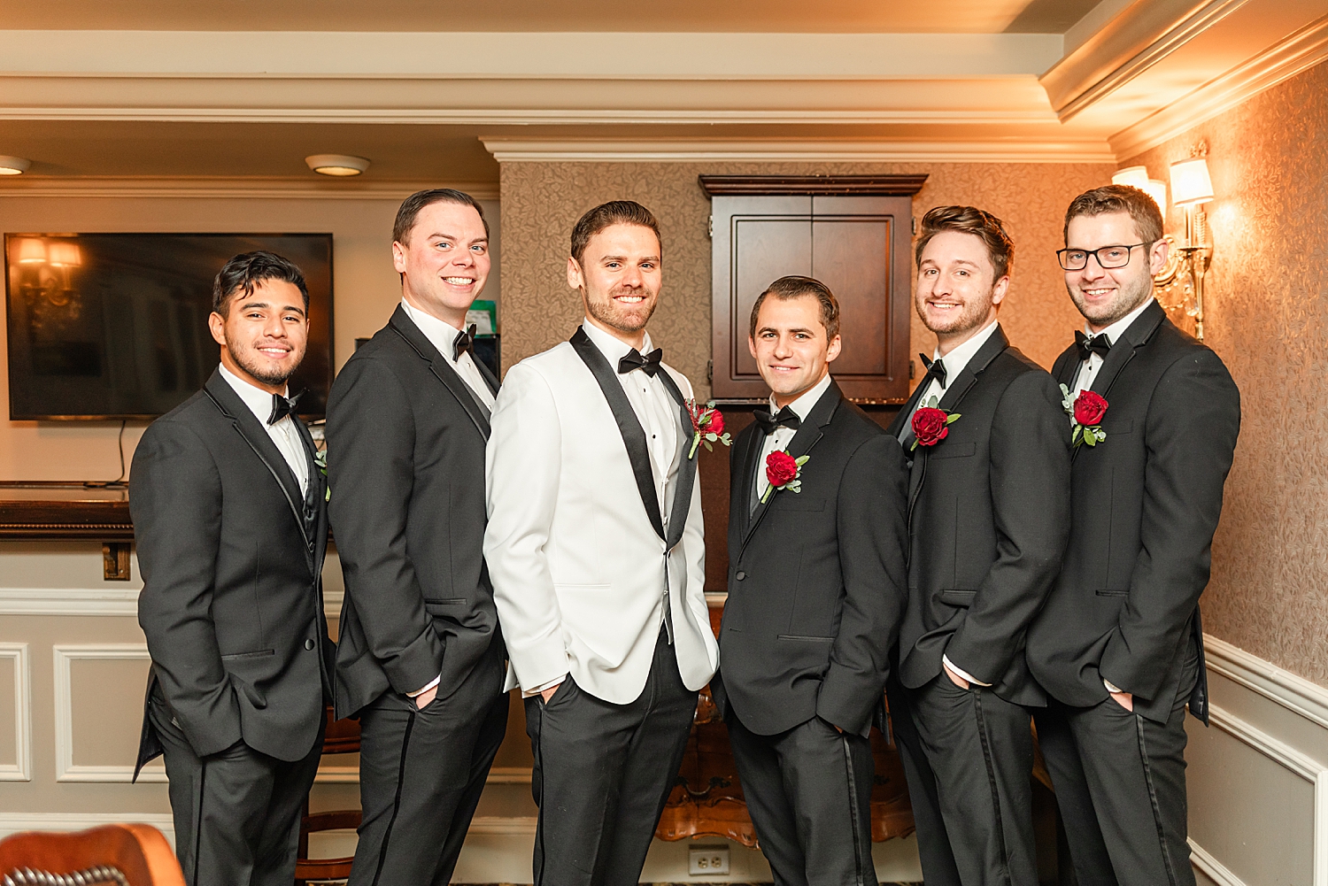 groom and groomsmen portraits