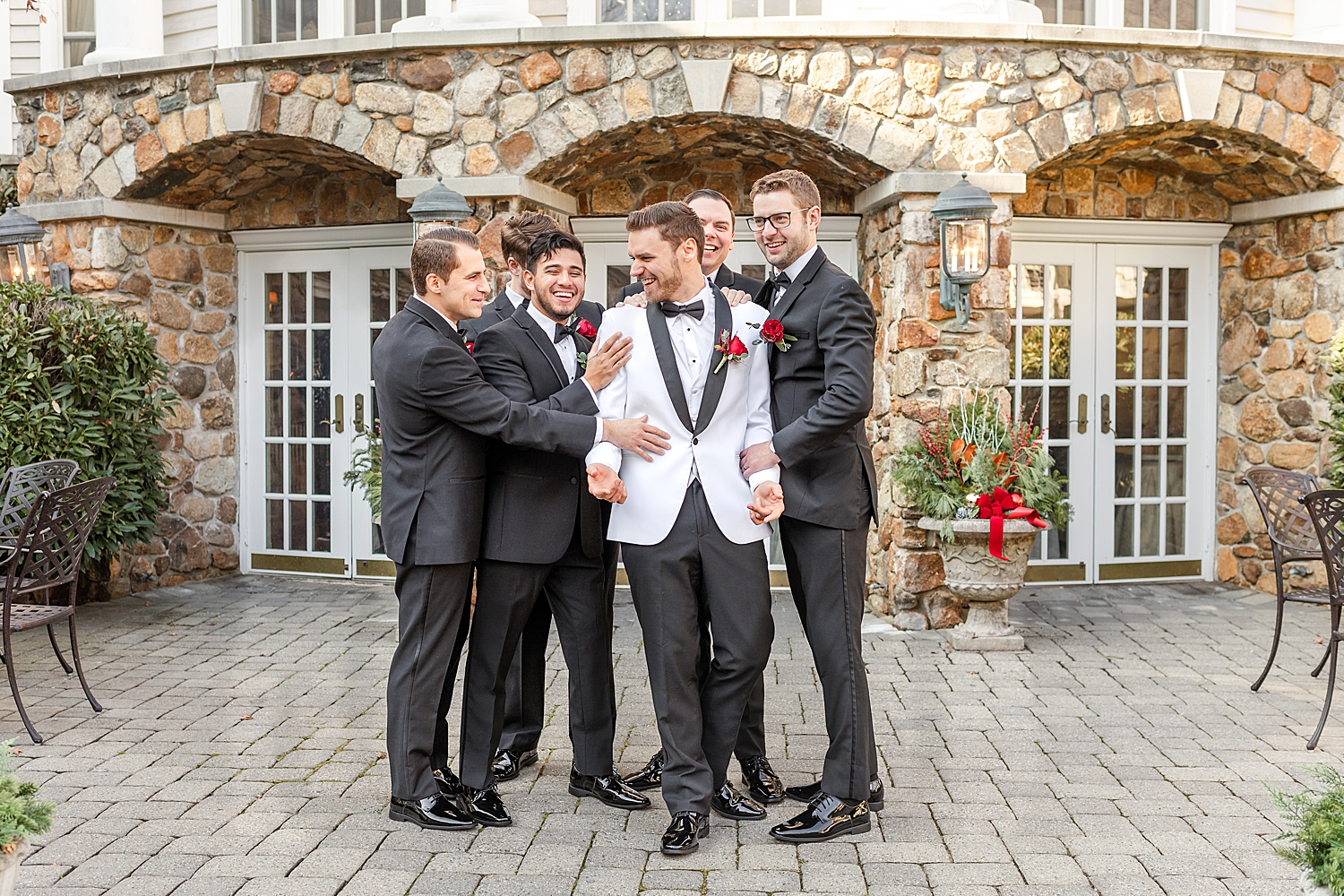 candid wedding party photos