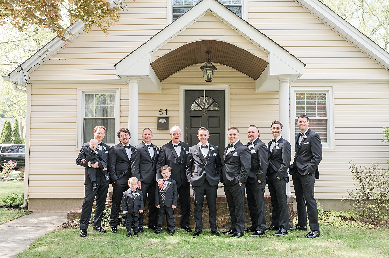 groom and groomsmen photos 